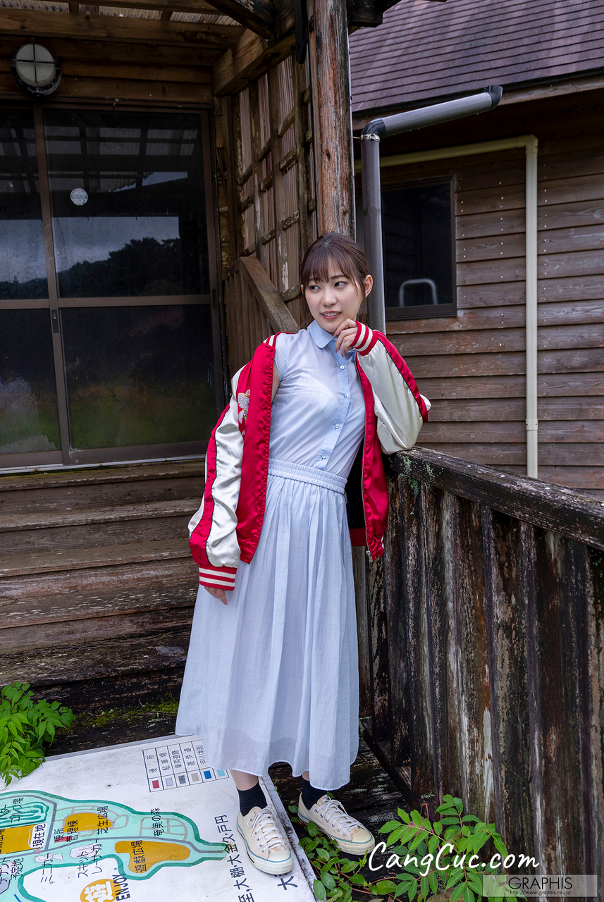 [JP] Akari Mitani (美谷朱音) – [Graphis Gals] No.560 Vermilion